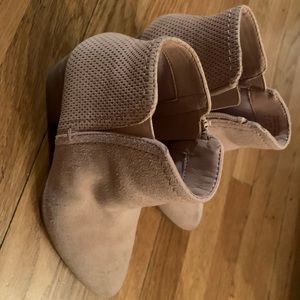 ALDO booties soft pink size 6.5 excellent